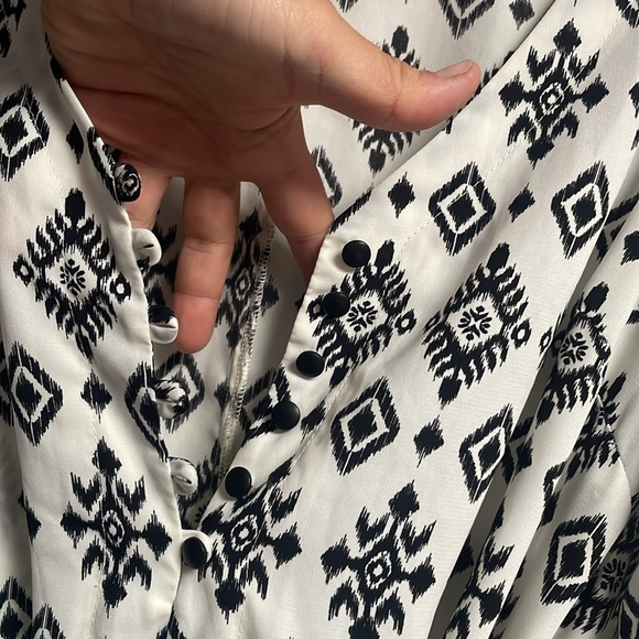 Women’s Glam Black & White Romper • Gorgeous • Aztec Print • Size Medium - Picture 8 of 11